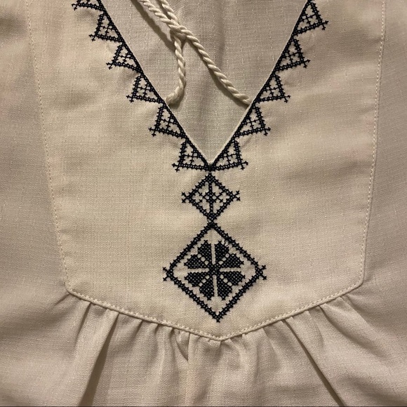 🍉White V-Neck Tassel Blouse - Picture 4 of 7